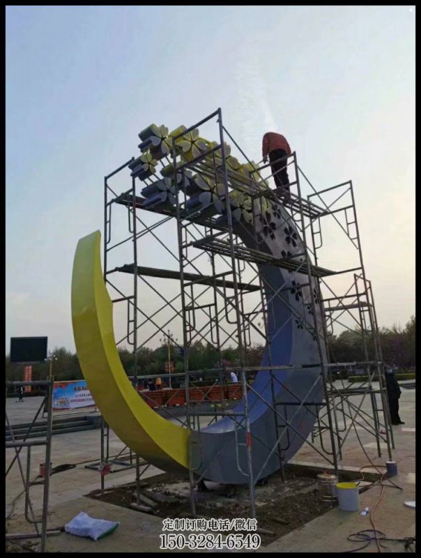 宾馆月牙雕塑 烤漆大型月亮牙雕塑 欧式雕塑 宾馆月牙雕塑 烤漆大型月亮牙雕塑 欧式雕塑