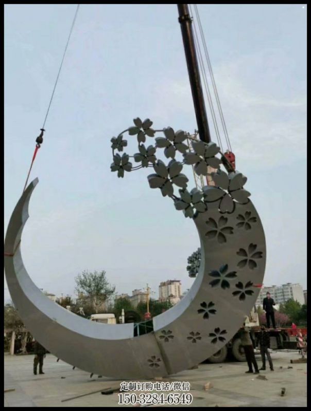 街头月牙雕塑 大型别墅区月亮牙雕塑 钢管雕塑