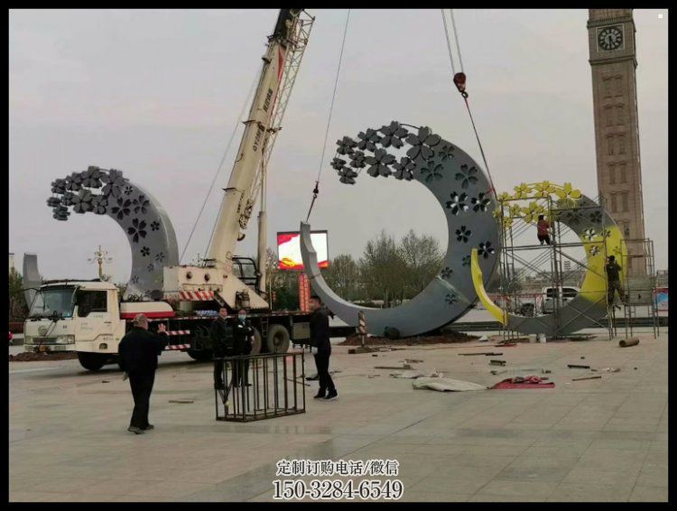 水景月牙雕塑 彩绘剪纸月亮牙雕塑 现代雕塑